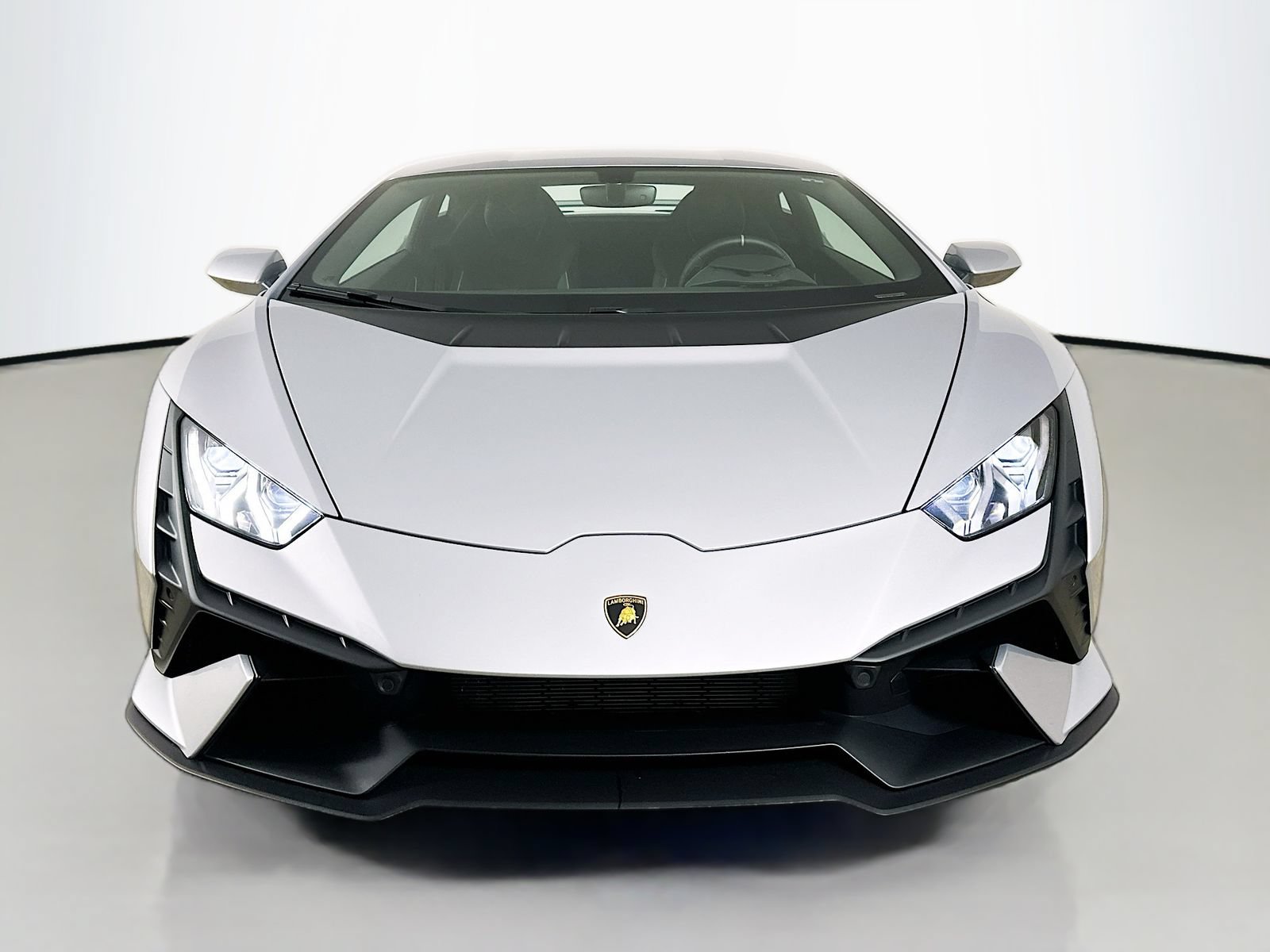 Used 2024 Lamborghini Huracan Tecnica RWD image 2