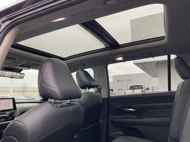 Used 2024 Toyota Grand Highlander Platinum image 25