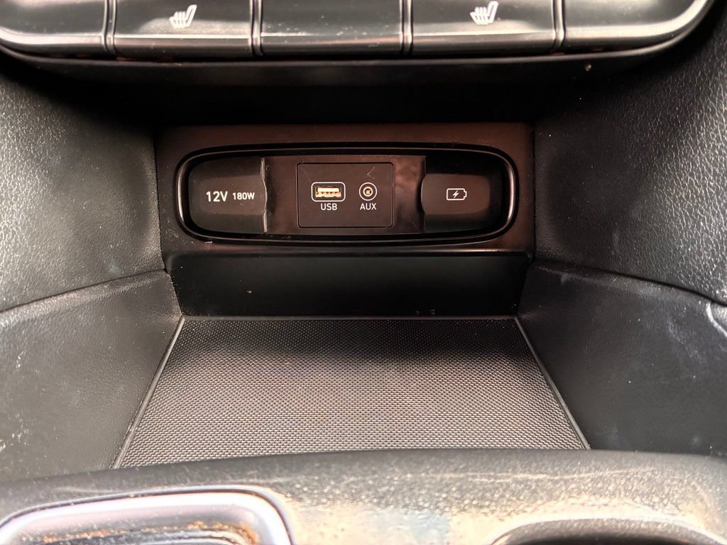 Used 2019 Hyundai Santa Fe SEL FWD image 39