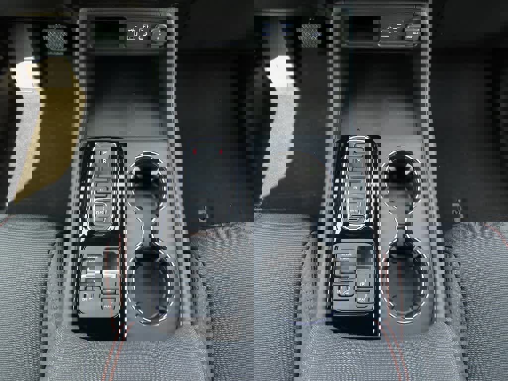 New 2025 Honda Pilot Sport image 21