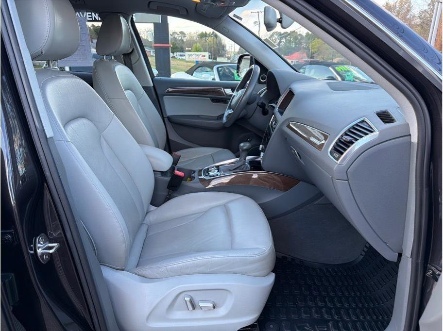 Used 2016 Audi Q5 2.0T Premium Plus w/ Technology Package image 13