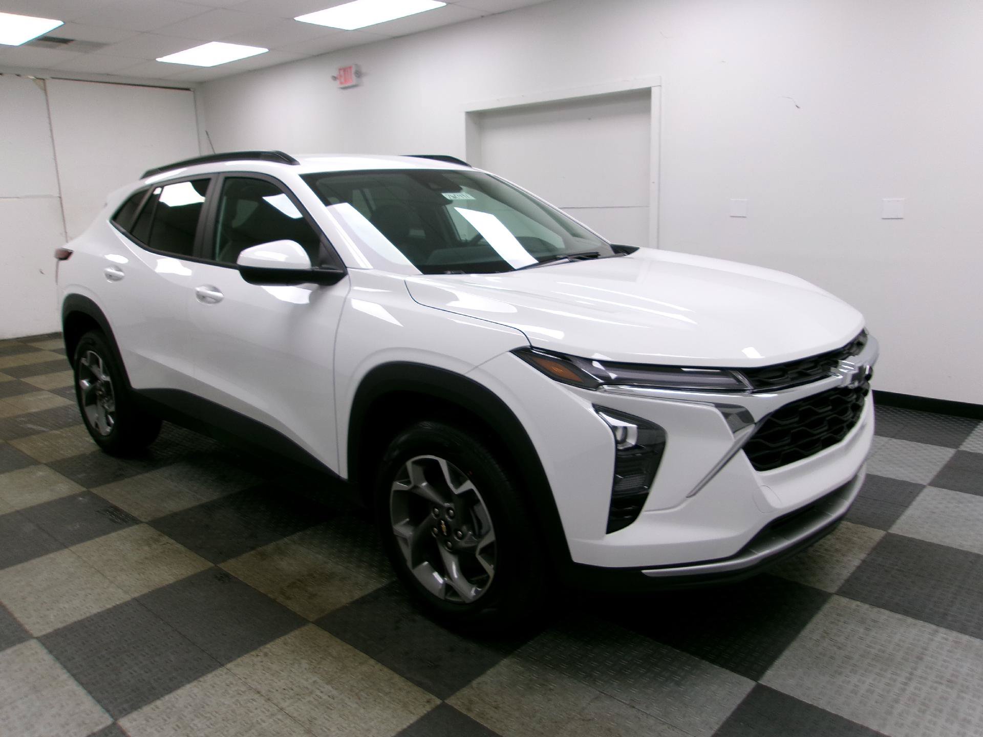 New 2026 Chevrolet Trax LT w/ Driver Confidence Package FWD image 14