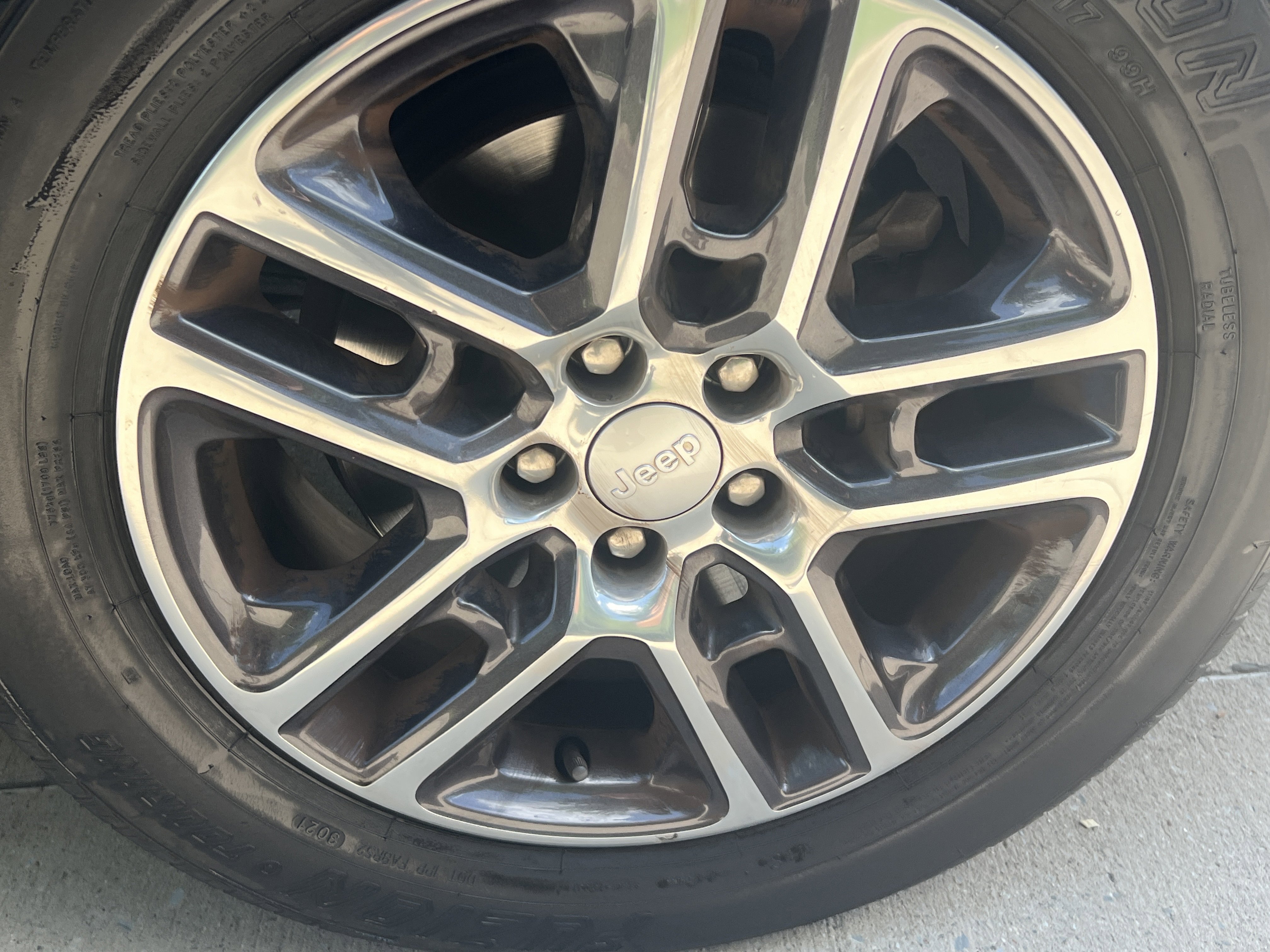 Used 2018 Jeep Compass Latitude w/ Popular Equipment Group AWD/4WD image 12