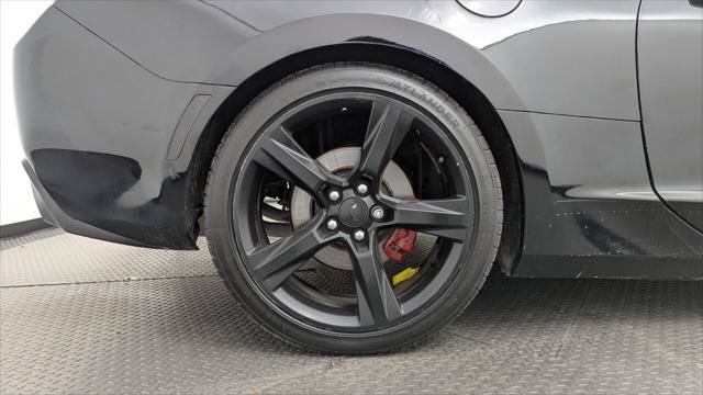 Used 2018 Chevrolet Camaro LT RWD image 26