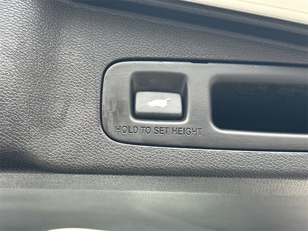 Used 2022 Honda CR-V Touring image 8