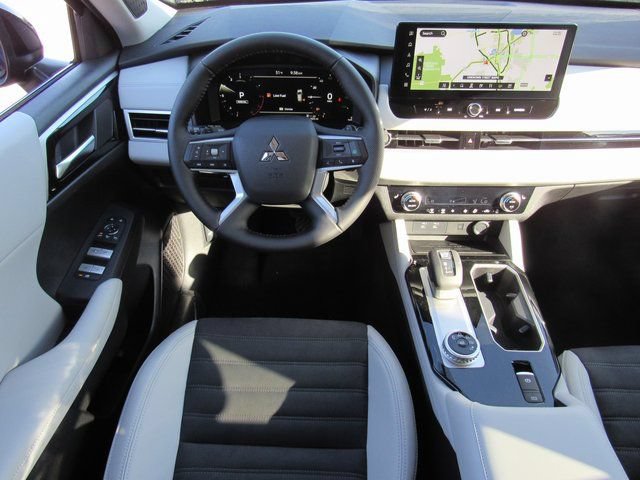 New 2026 Mitsubishi Outlander SE FWD image 10