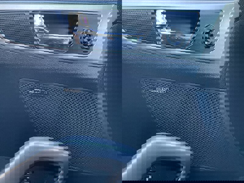 Used 2017 Hyundai Veloster Value Edition image 26