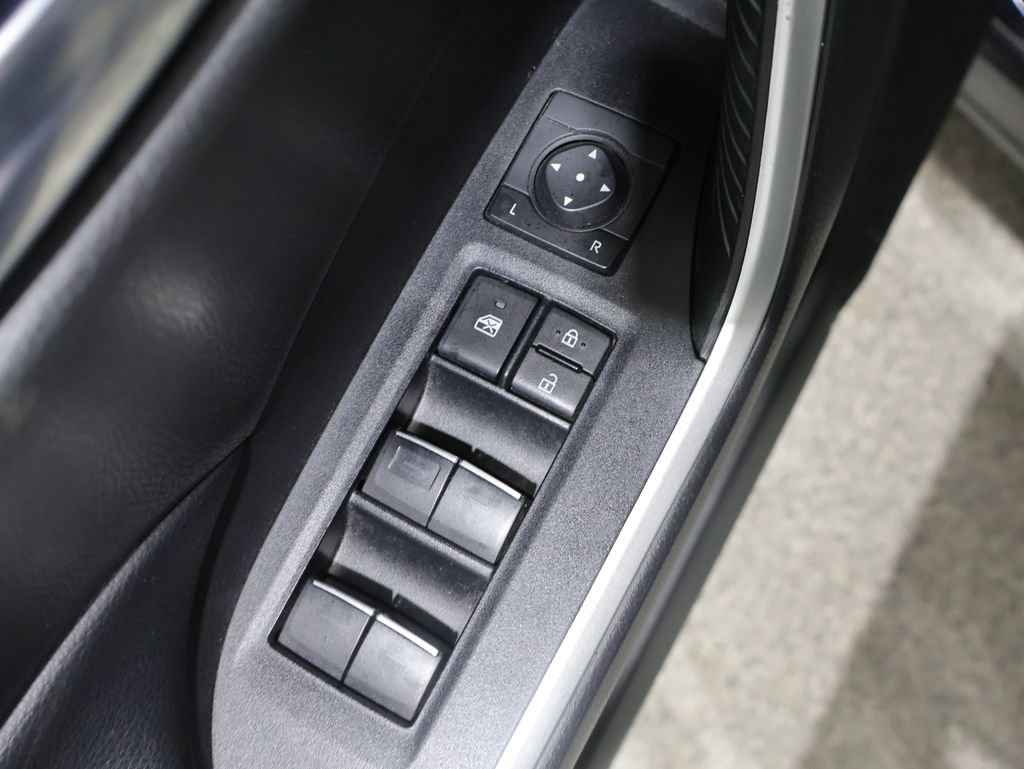 Used 2022 Toyota RAV4 XLE w/ Convenience Package AWD/4WD image 15