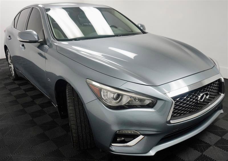 Used 2018 INFINITI Q50 Luxe w/ Essential Package (2.0T Luxe) image 9