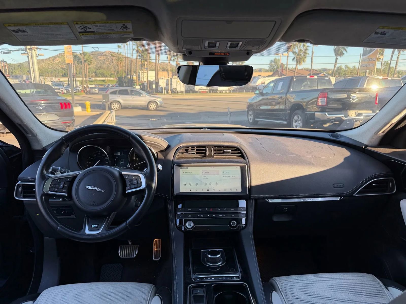 Used 2019 Jaguar F-PACE R-Sport image 28