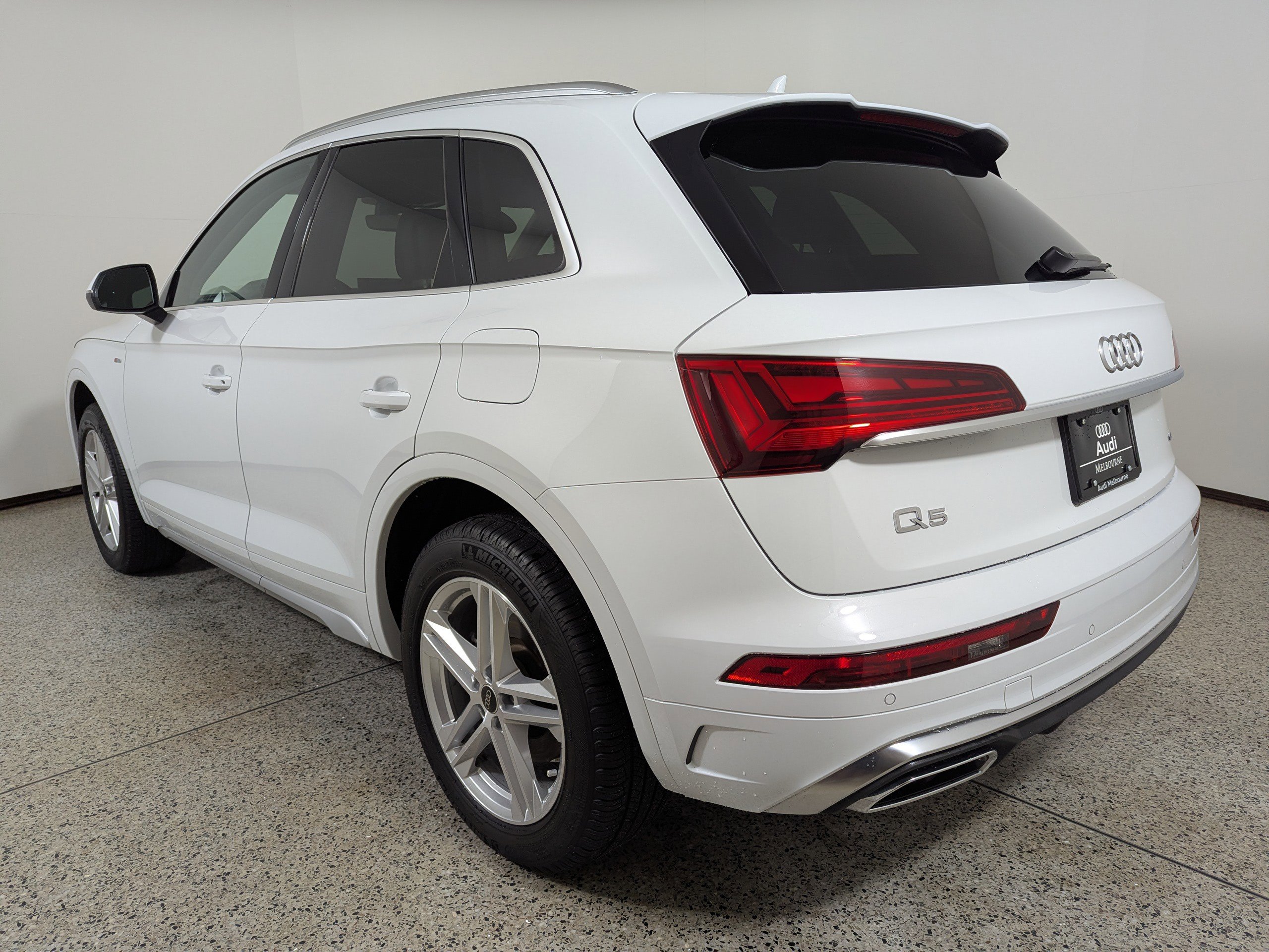 Certified 2024 Audi Q5 e Premium AWD/4WD image 5