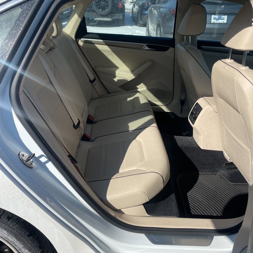 Used 2017 Volkswagen Passat 1.8T SE image 14