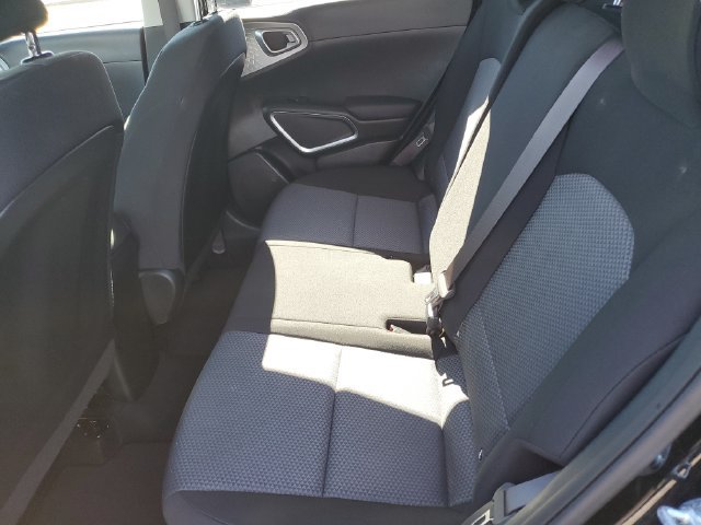 Used 2023 Kia Soul LX w/ LX Technology Package FWD image 12