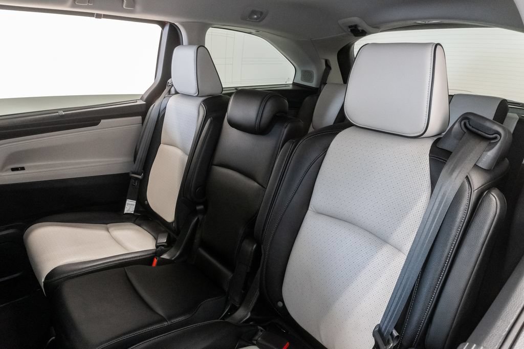 Used 2026 Honda Odyssey Elite image 28