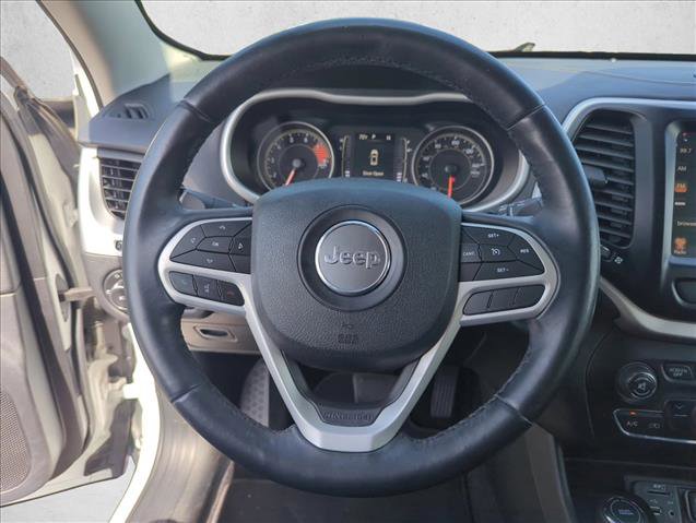 Used 2018 Jeep Cherokee Latitude Plus image 10