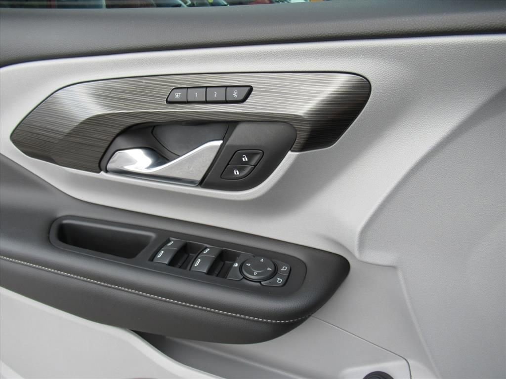 Used 2023 GMC Terrain SLT w/ Infotainment Package II image 21