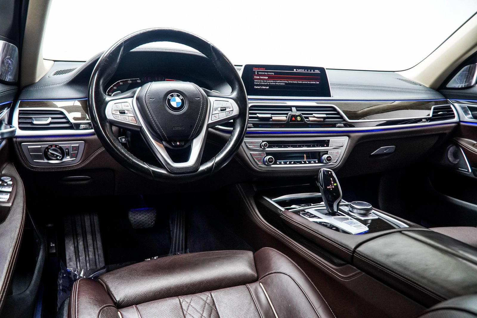 Used 2022 BMW 750i xDrive w/ Luxury Rear Seating Package AWD/4WD image 16