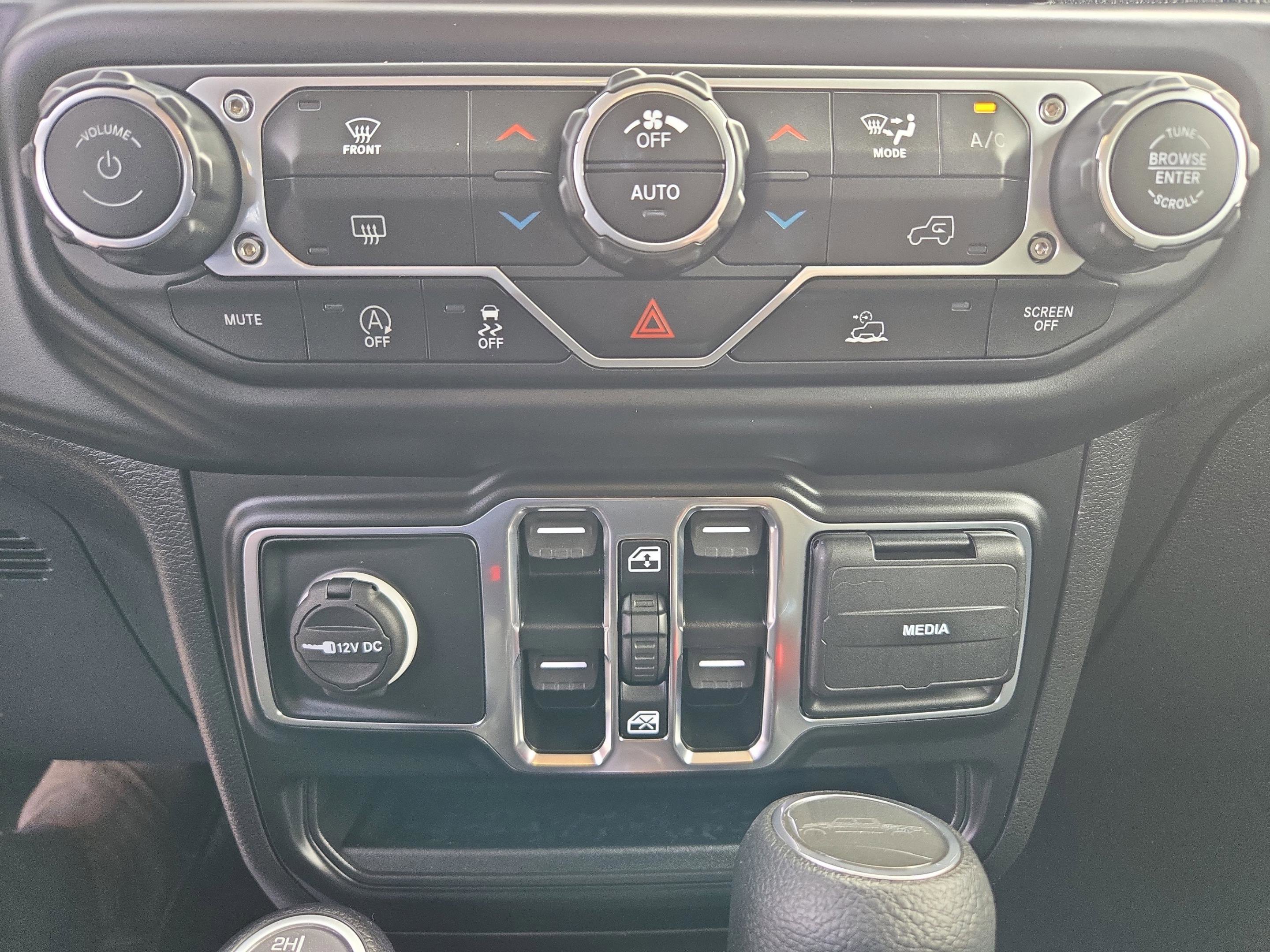 Used 2022 Jeep Gladiator Sport image 15