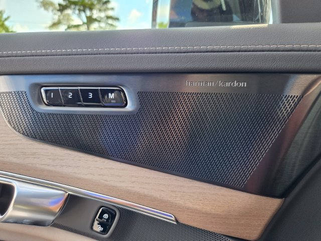 New 2027 Volvo XC90 B6 Plus AWD/4WD image 30
