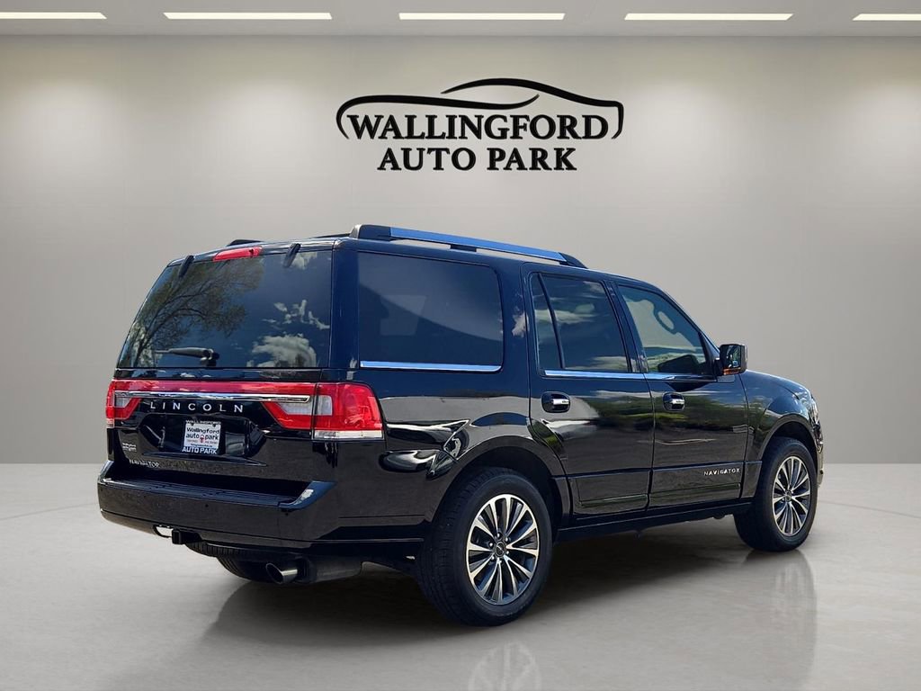 Used 2017 Lincoln Navigator Select AWD/4WD image 4