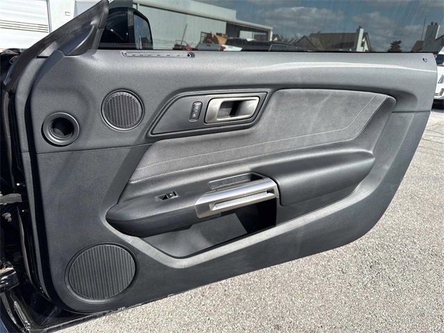 Used 2019 Ford Mustang Shelby GT350 w/ Technology Package image 15