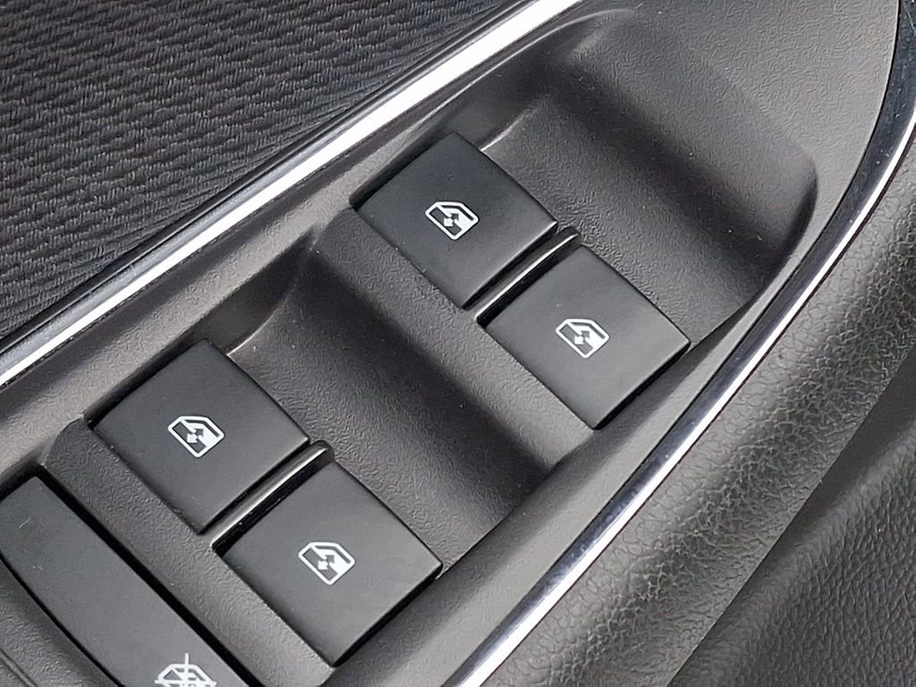 Used 2018 Chevrolet Cruze LS image 25