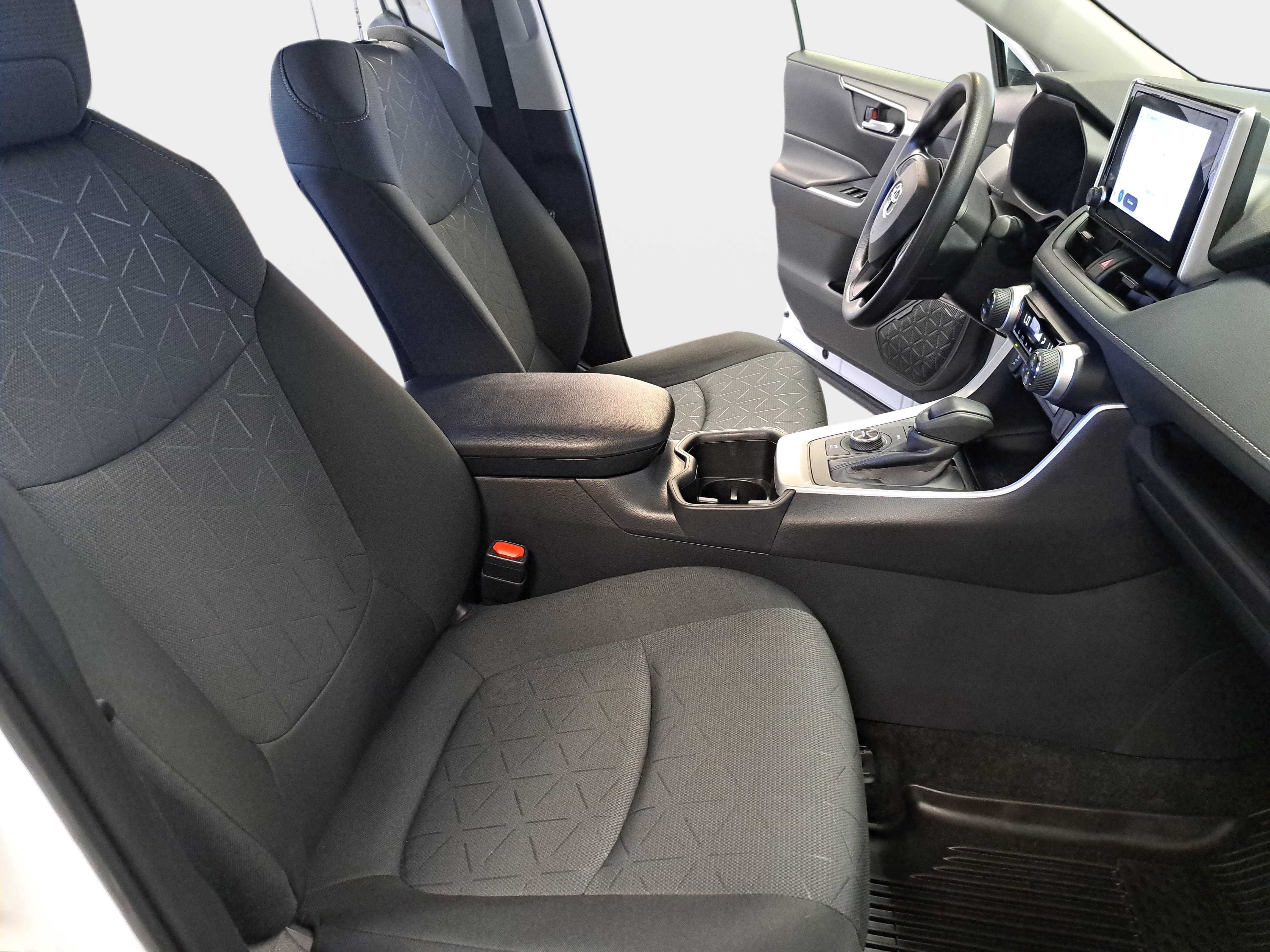 Used 2025 Toyota RAV4 XLE w/ Convenience Package AWD/4WD image 10