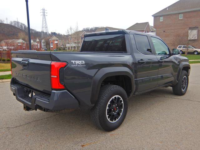 Used 2025 Toyota Tacoma TRD Off-Road image 4