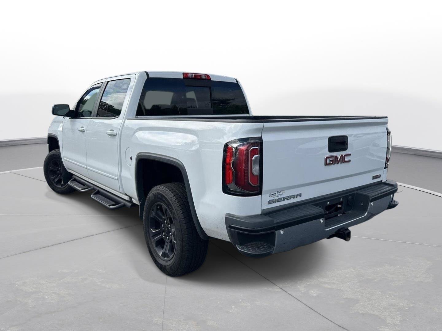 Used 2017 GMC Sierra 1500 SLT w/ All Terrain X Package AWD/4WD image 8