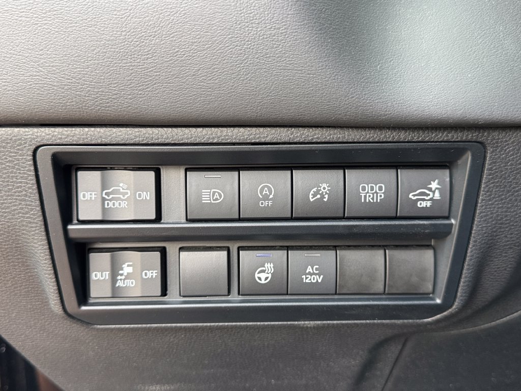 Used 2024 Toyota Tundra Platinum AWD/4WD image 20