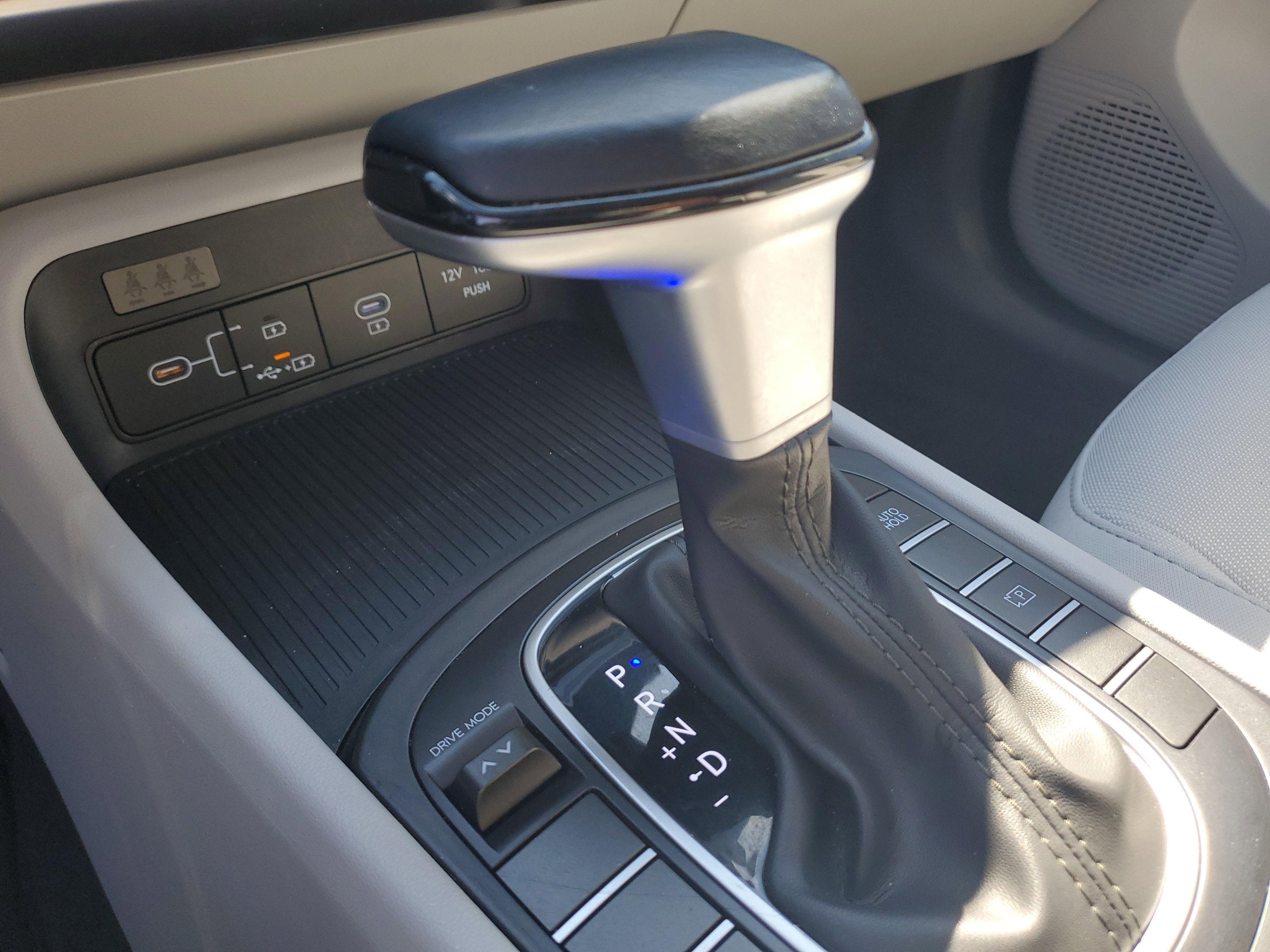 Used 2025 Hyundai Kona SEL image 8