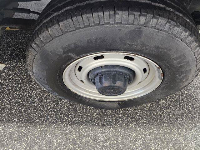 Used 2001 Dodge B2500 Passenger RWD image 28