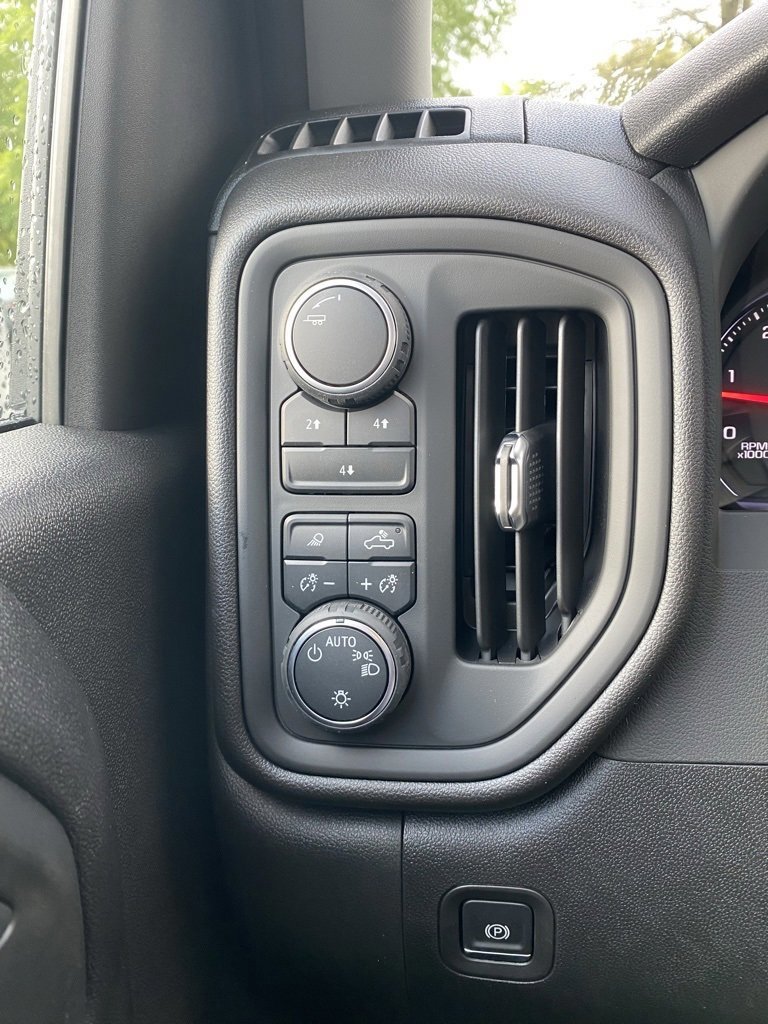 New 2025 Chevrolet Silverado 2500 Custom w/ Custom Value Package image 11