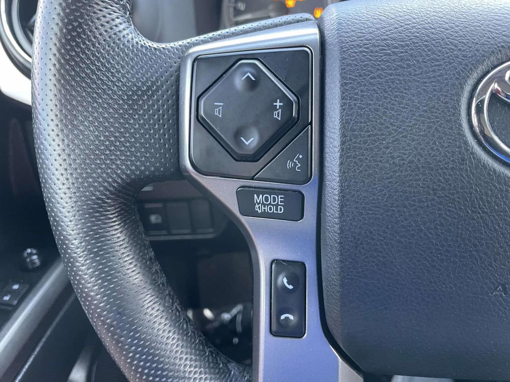 Used 2022 Toyota Tacoma SR5 w/ Technology Package image 32