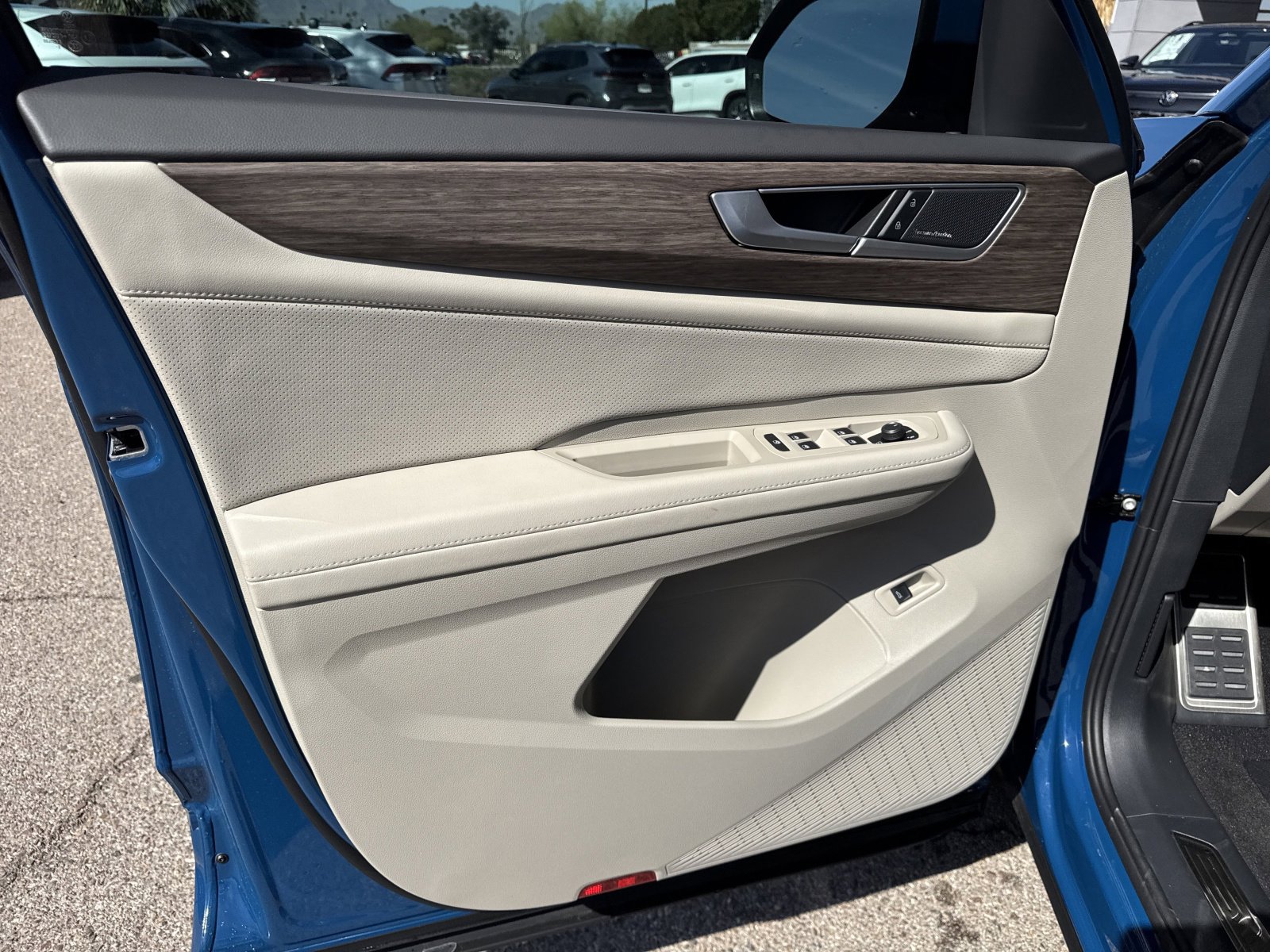 New 2026 Volkswagen Atlas SEL Premium R-Line image 12