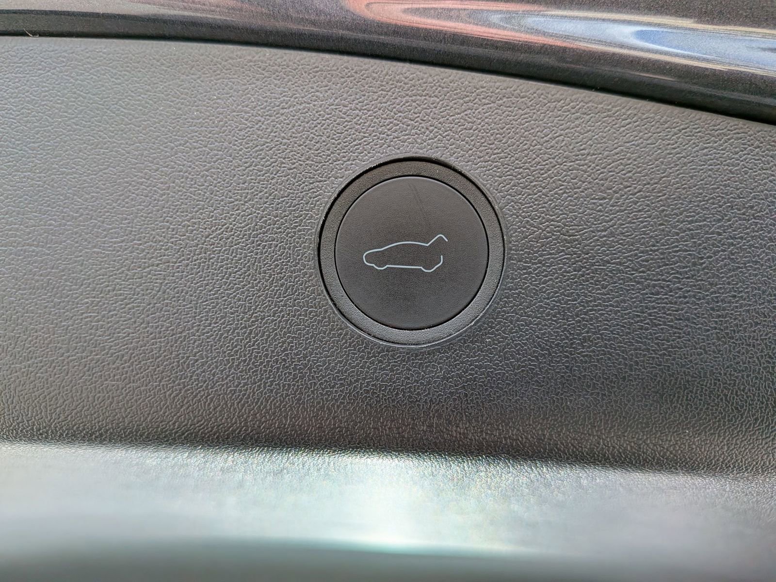 Used 2023 Tesla Model 3 Standard Range image 32