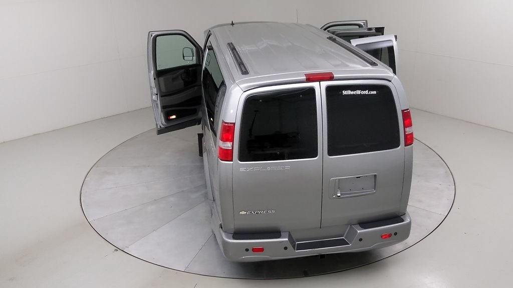 Used 2020 Chevrolet Express 2500 w/ Enhanced Convenience Package RWD image 54