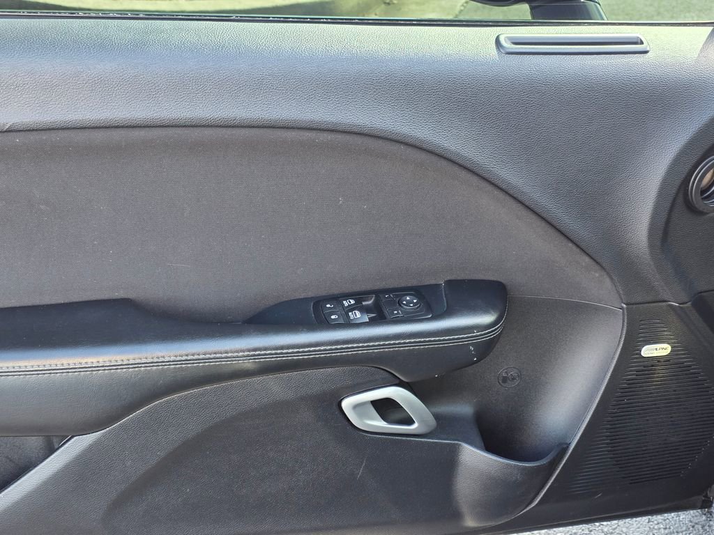 Used 2015 Dodge Challenger R/T w/ Quick Order Package 22B R/T image 11