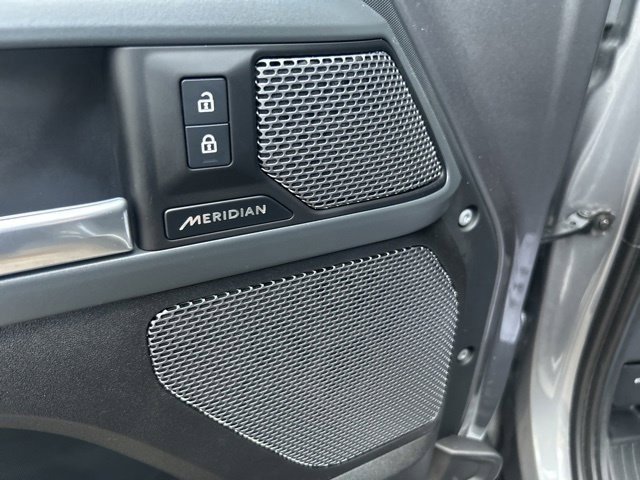 Used 2023 Land Rover Defender 110 X image 40