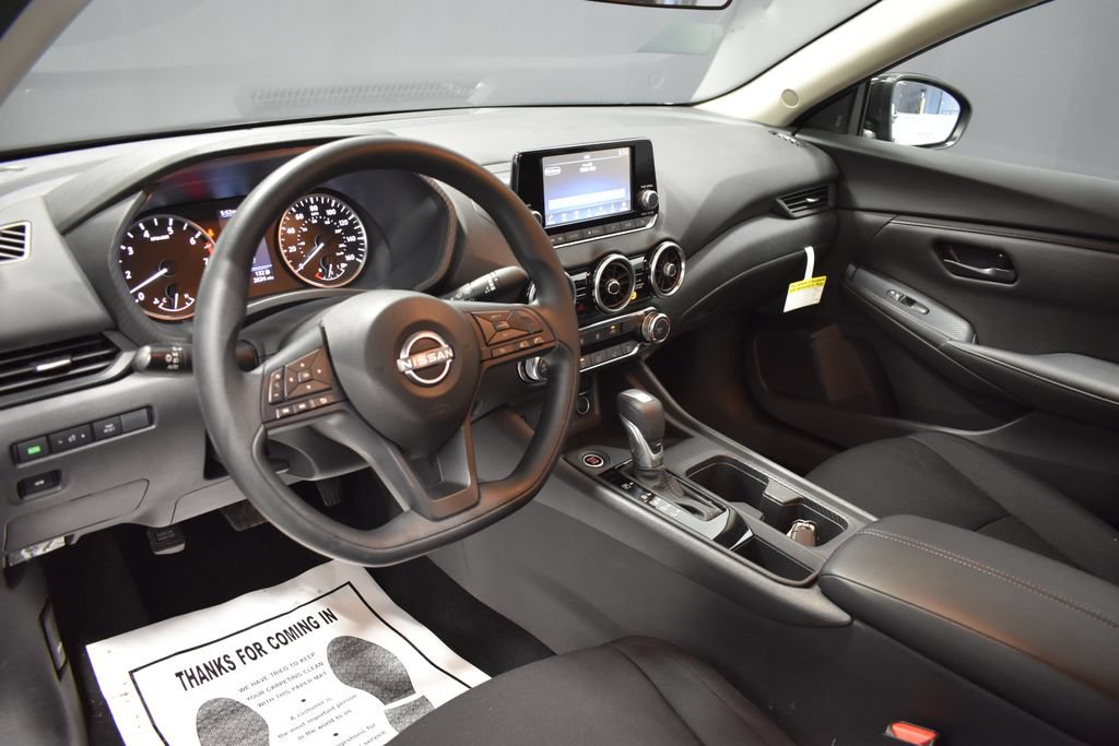Certified 2025 Nissan Sentra S FWD image 4