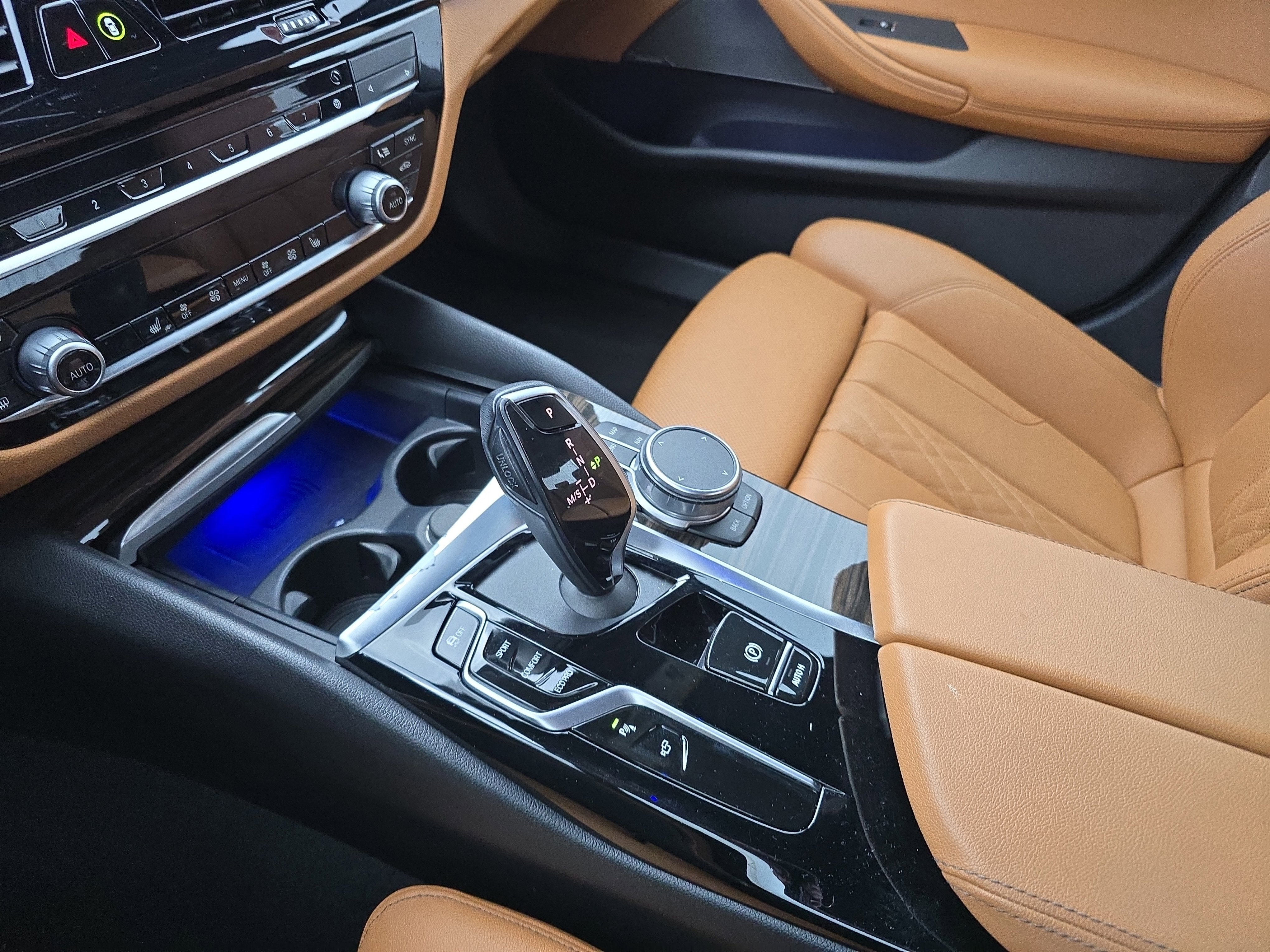 Used 2021 BMW 540i w/ Premium Package image 25