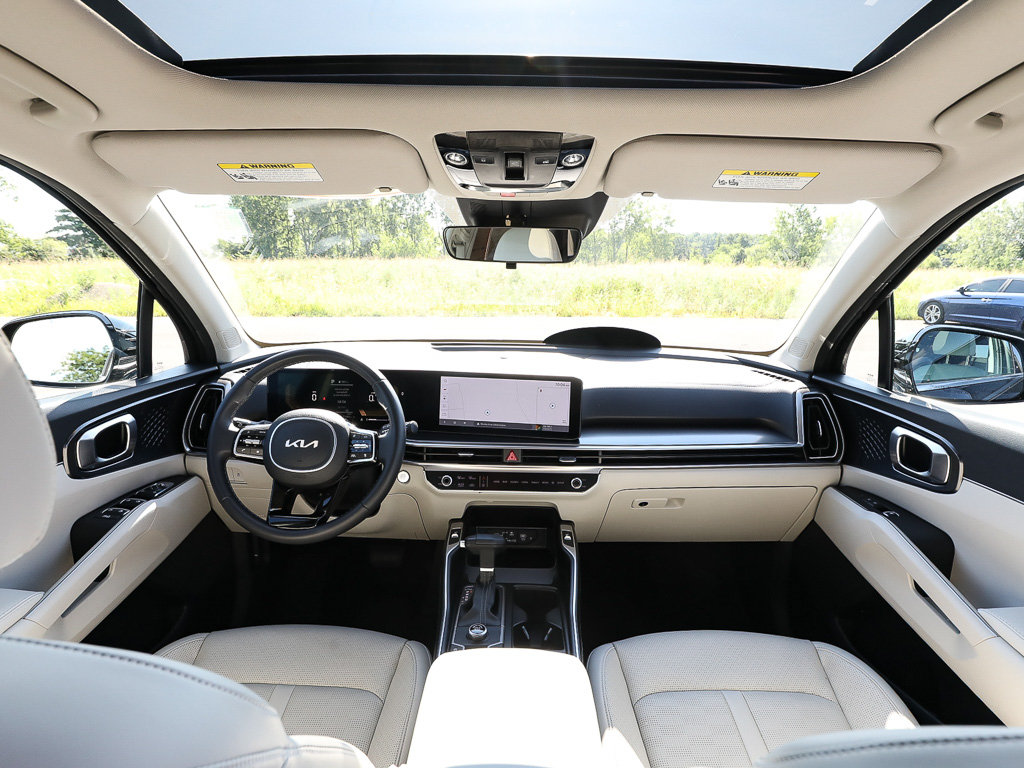 Certified 2025 Kia Sorento S w/ Panoramic Sunroof Package FWD image 25