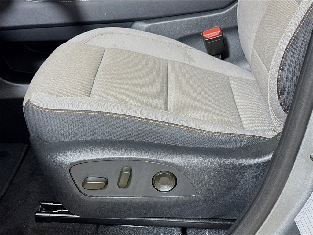 Certified 2025 Chevrolet Traverse LT image 17