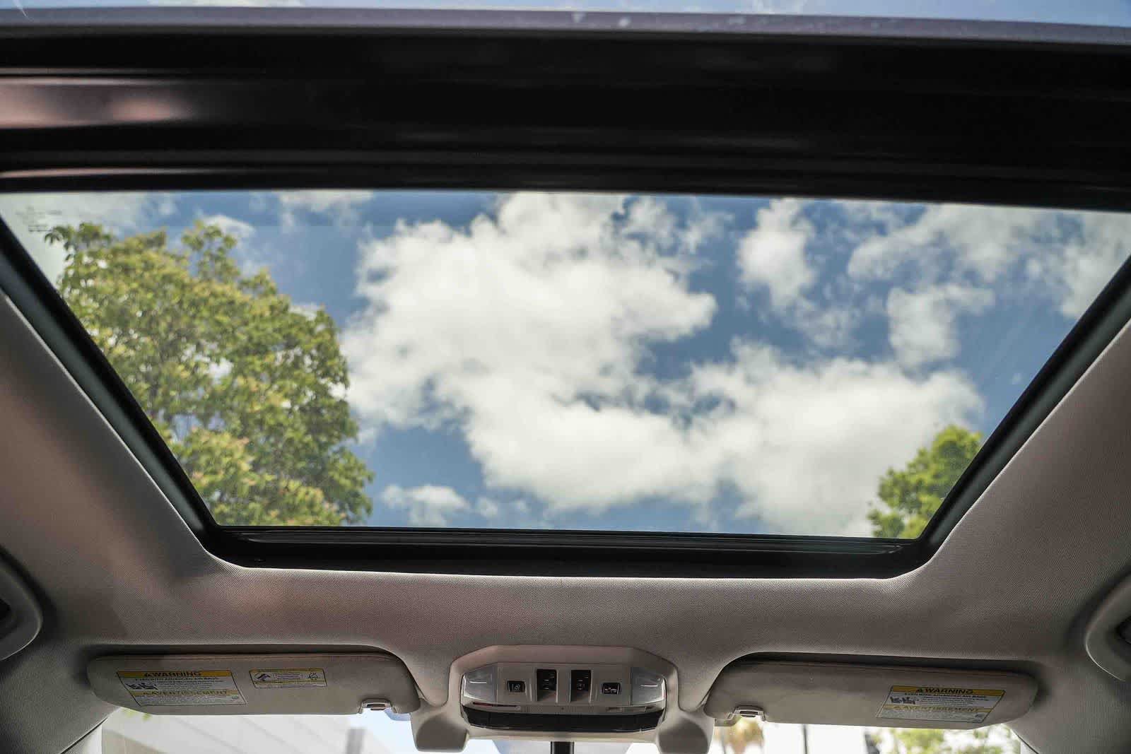 Used 2021 Subaru Ascent Limited w/ Technology Package AWD/4WD image 15