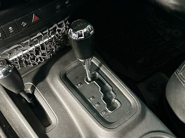 Used 2014 Jeep Wrangler Unlimited Sahara image 16