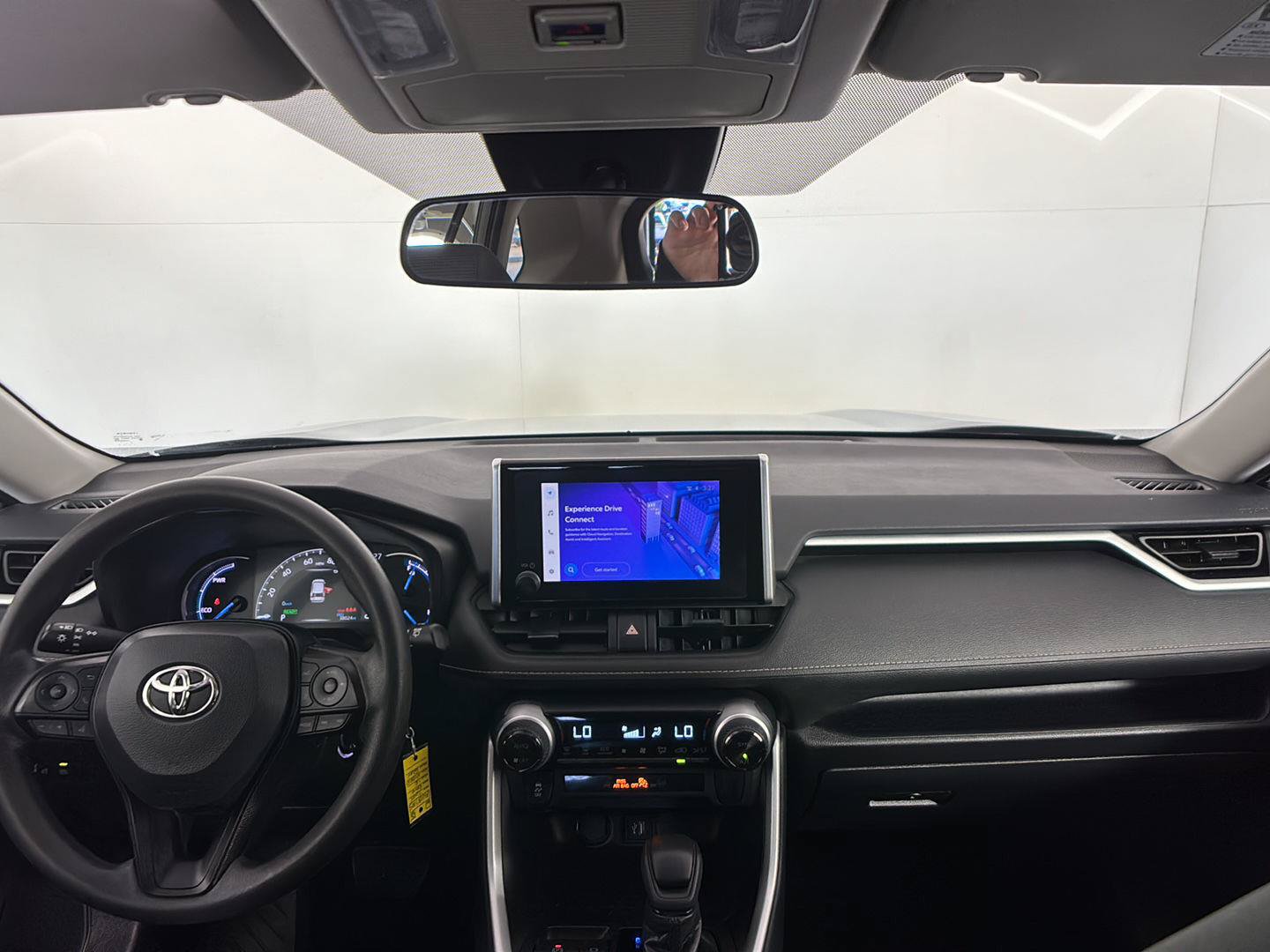 Used 2025 Toyota RAV4 LE AWD/4WD image 20