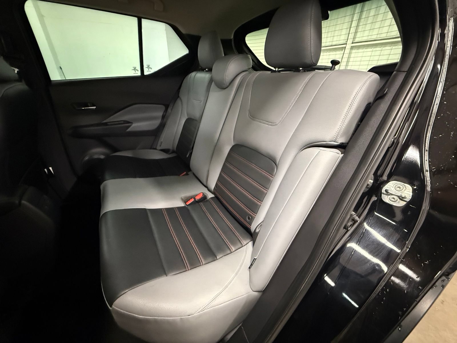 Used 2024 Nissan Kicks SR w/ SR Premium Package FWD image 21