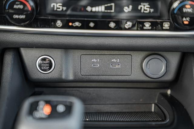 Used 2022 Nissan Rogue SV w/ SV Premium Package image 23