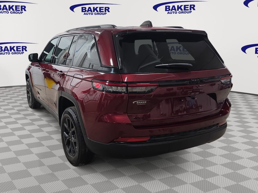 Used 2024 Jeep Grand Cherokee Altitude image 7