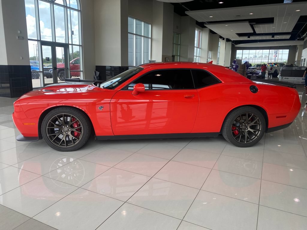 Used 2016 Dodge Challenger SRT Hellcat RWD image 3